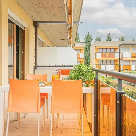 Hygge Family - One Step Away From The Lake!!! Сирмионе